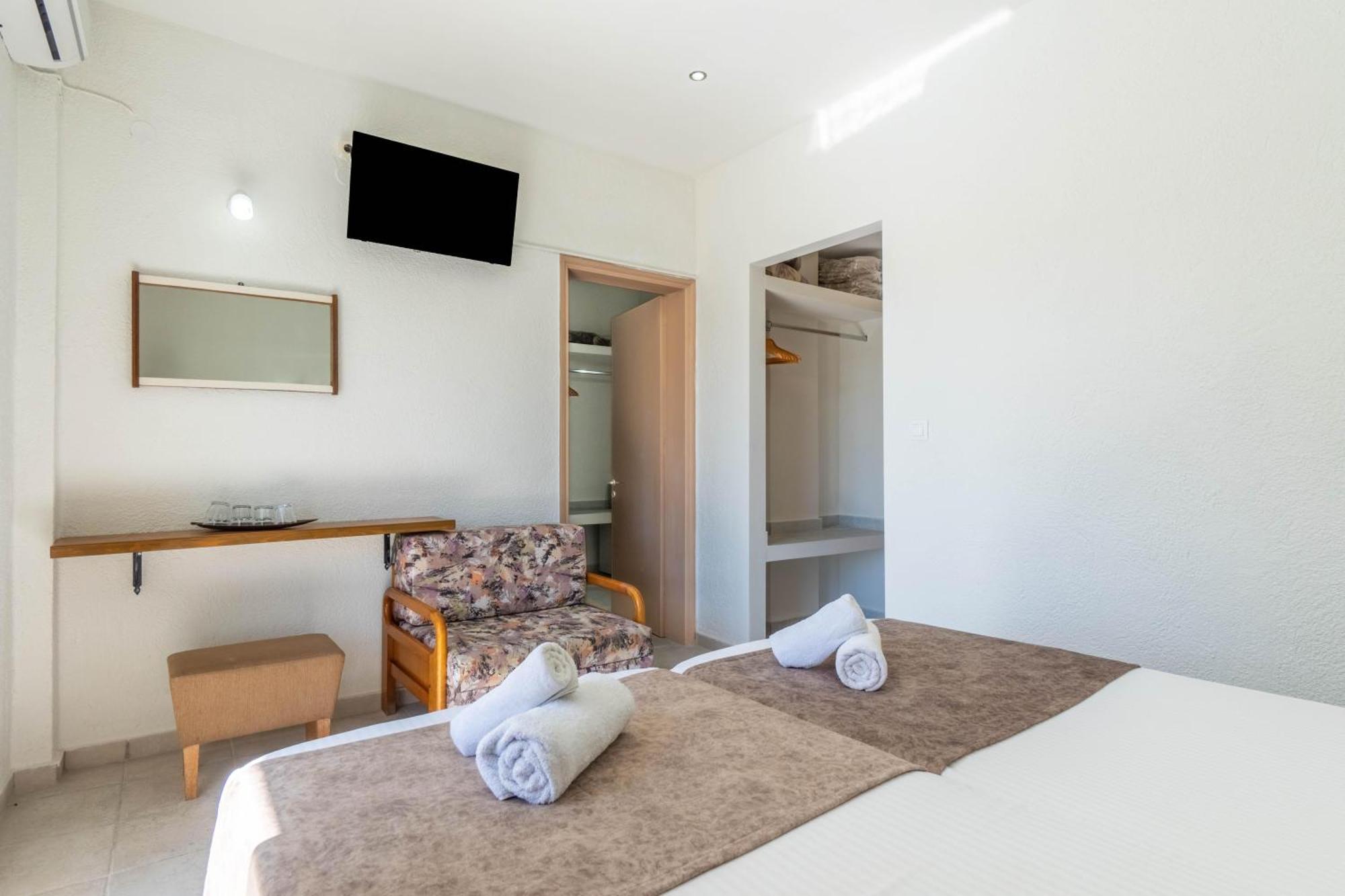 Angela Hotel & Apartments กูเวีย ภายนอก รูปภาพ