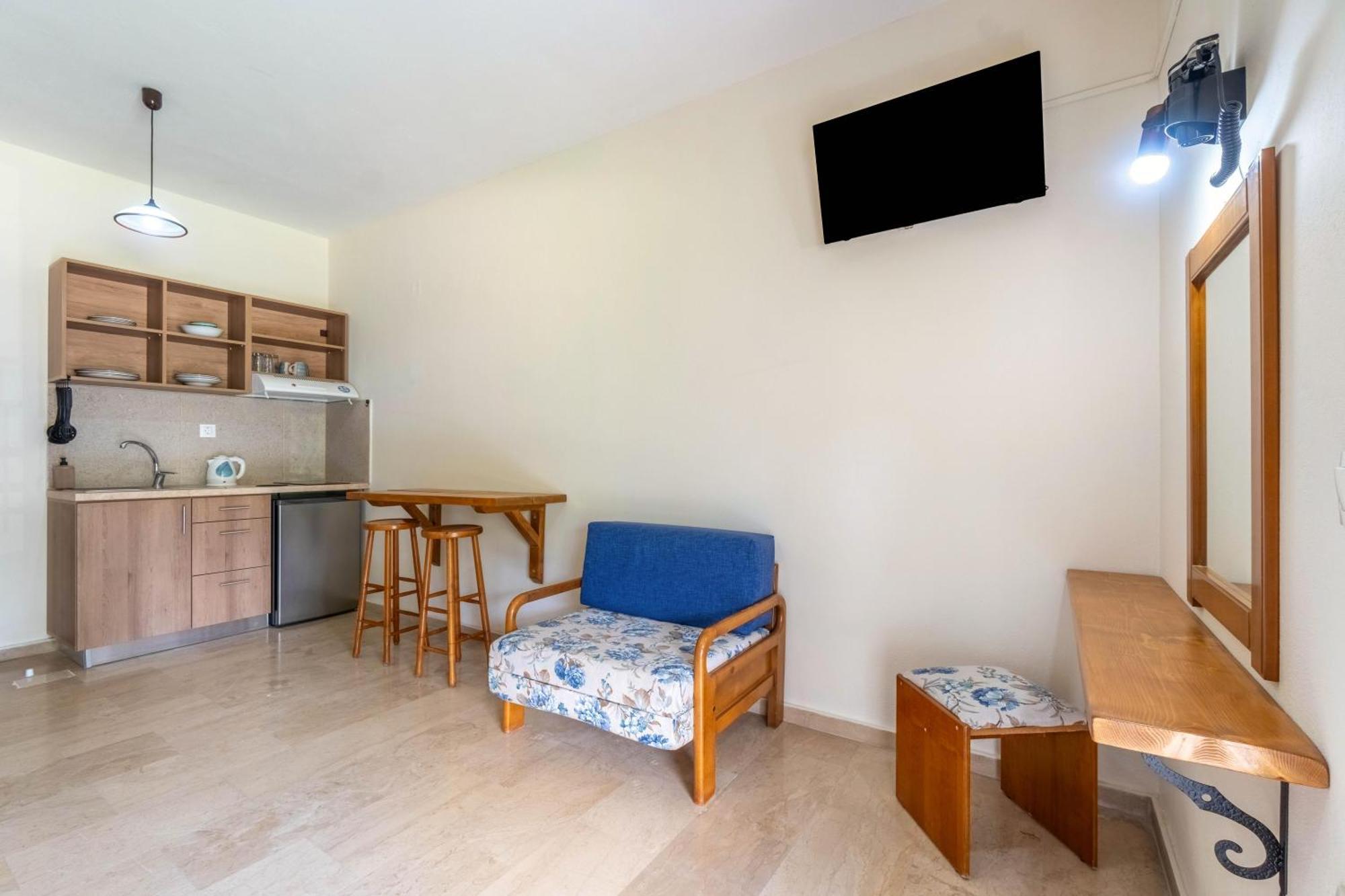 Angela Hotel & Apartments กูเวีย ภายนอก รูปภาพ